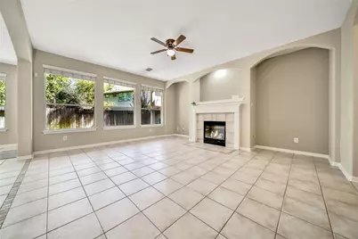 111 W Burberry Circle, The Woodlands, TX 77384 - Photo 11
