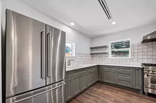 1338 Seaspray Ct, Houston, TX 77008 - Photo 17
