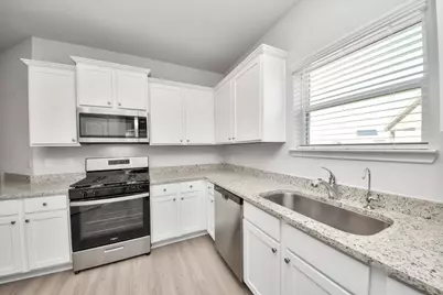 3113 Foresail Lane, Texas City, TX 77510 - Photo 9