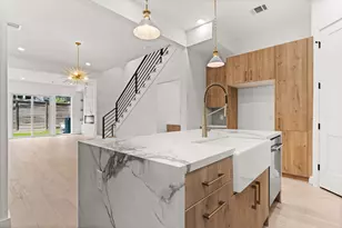 6209 Westcott St, Houston, TX 77007 - Photo 3