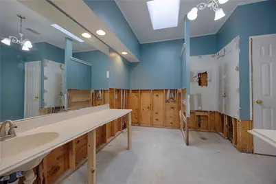 2040 W Guenther Lane, La Grange, TX 78945 - Photo 27