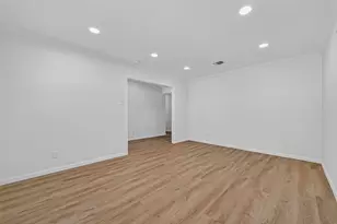 910 Kingsbridge Rd, Houston, TX 77073 - Photo 11