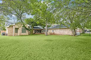 515 Hunterwood Dr, Houston, TX 77024 - Photo 23