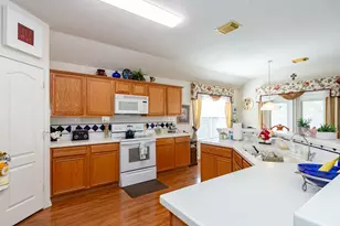 4902 Quiet Canyon Dr, Friendswood, TX 77546 - Photo 13