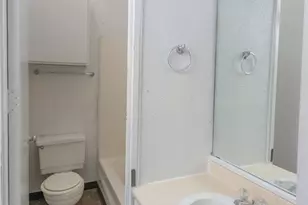 30 Lakeway St, Conroe, TX 77304 - Photo 9