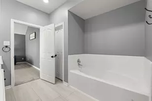 2304 Meadows Blvd, League City, TX 77573 - Photo 23