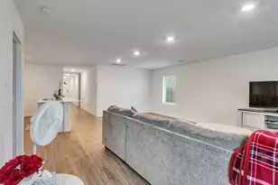 9818 Wembley Vis Ct, Baytown, TX 77521 - Photo 15