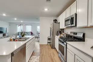 9818 Wembley Vis Ct, Baytown, TX 77521 - Photo 7