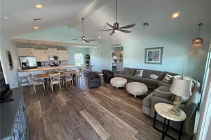 926 Surfside Dr, Crystal Beach, TX 77650 - Photo 17