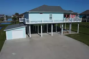 926 Surfside Dr, Crystal Beach, TX 77650 - Photo 7