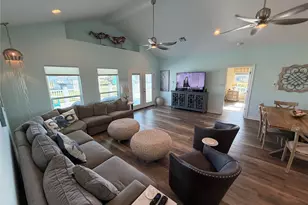 926 Surfside Dr, Crystal Beach, TX 77650 - Photo 19