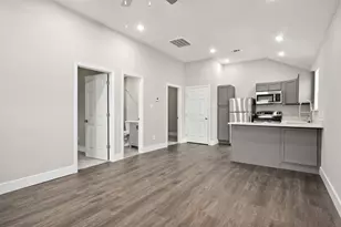 5711 Bridlington St, Houston, TX 77085 - Photo 5