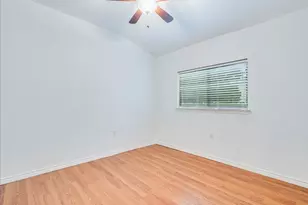 7501 Marble Ridge Dr, Austin, TX 78747 - Photo 17