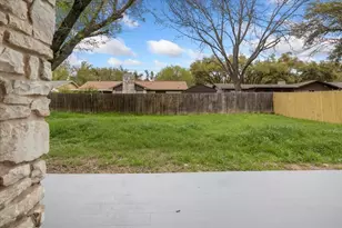 502 Pin Tail Ln, Taylor, TX 76574 - Photo 23