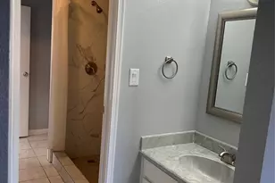 7575 Cambridge St, Houston, TX 77054 - Photo 7