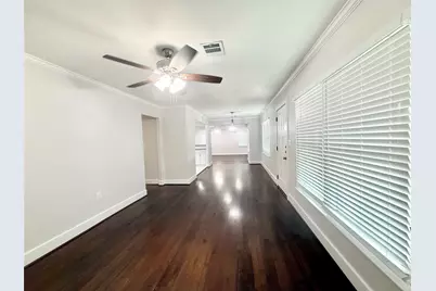 306 Wisteria Street, Lake Jackson, TX 77566 - Photo 3