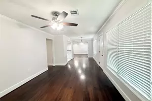 306 Wisteria St, Lake Jackson, TX 77566 - Photo 3