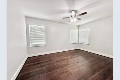306 Wisteria Street, Lake Jackson, TX 77566 - Photo 9