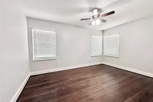 306 Wisteria St, Lake Jackson, TX 77566 - Photo 9