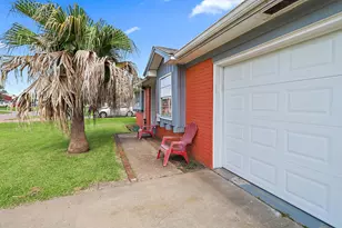 111 Grantham Rd, Baytown, TX 77521 - Photo 25