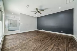 922 Crossroads Dr, Houston, TX 77079 - Photo 19