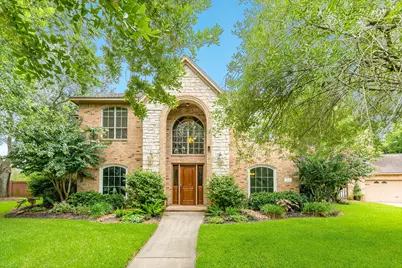 71 Rosewood Street, Lake Jackson, TX 77566 - Photo 1