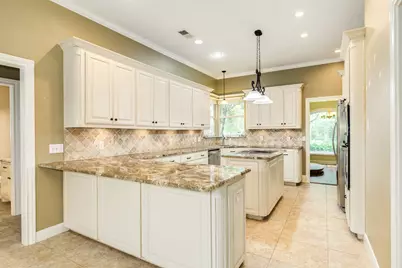 71 Rosewood Street, Lake Jackson, TX 77566 - Photo 13