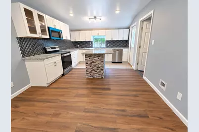 11306 Sandhurst Drive, Houston, TX 77048 - Photo 17