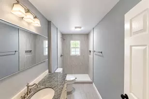 11306 Sandhurst Dr, Houston, TX 77048 - Photo 15