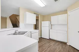 9530 Belleclaire Ln, Houston, TX 77044 - Photo 13