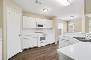 9530 Belleclaire Ln, Houston, TX 77044 - Photo 11