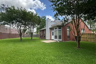 14202 Misty Knoll Ct, Houston, TX 77062 - Photo 33