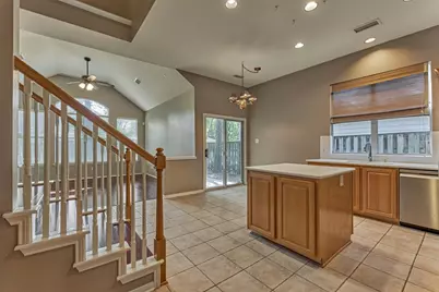 151 W Sundance Circle, The Woodlands, TX 77382 - Photo 9