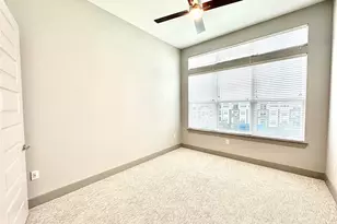 401 W 25th St, Houston, TX 77008 - Photo 9