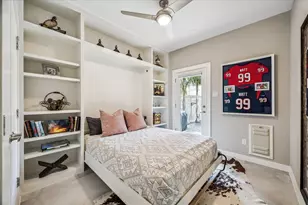 526 W 26th St, Houston, TX 77008 - Photo 13