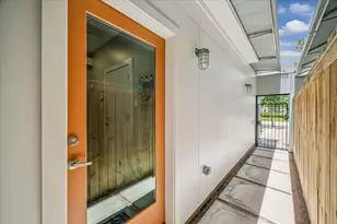 526 W 26th St, Houston, TX 77008 - Photo 7