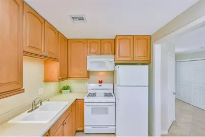 108 Dolphin Avenue, Galveston, TX 77550 - Photo 11