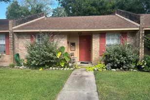 101 Willenberg St, Lake Jackson, TX 77566 - Photo 1