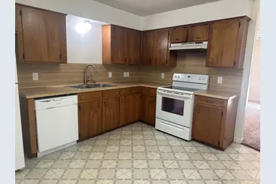 101 Willenberg Street #8, Lake Jackson, TX 77566 - Photo 3