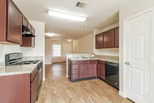 729 South Ella Creek Ln, Houston, TX 77067 - Photo 3