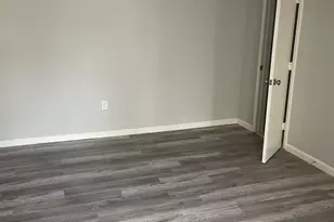 9216 1/2 E Ave P, Houston, TX 77012 - Photo 3