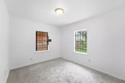 5326 Wenda Street, Houston, TX 77033 - Photo 13