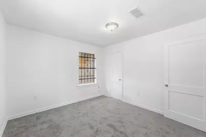 5326 Wenda Street, Houston, TX 77033 - Photo 9