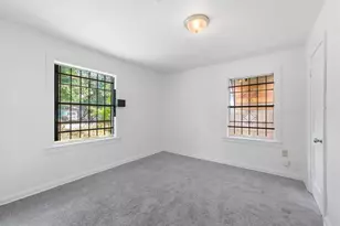 5326 Wenda St, Houston, TX 77033 - Photo 7
