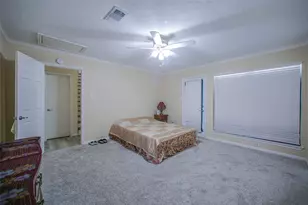 9511 Sharpcrest St, Houston, TX 77036 - Photo 35