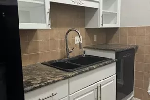 9809 Richmond Ave, Houston, TX 77042 - Photo 11