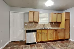 305 Sherbrooke Ct, Pasadena, TX 77503 - Photo 5
