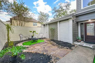 5115 Green Springs Drive, Houston, TX 77066 - Photo 5