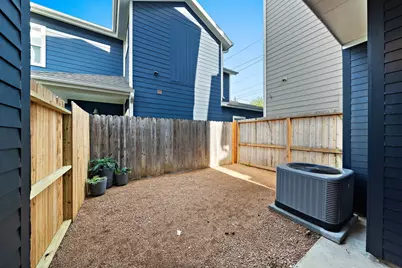 1406 Valentine #A, Houston, TX 77019 - Photo 27