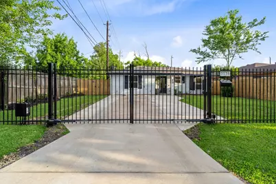 3138 Sunbeam Street, Houston, TX 77051 - Photo 3
